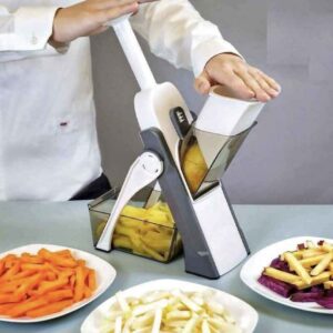 Multifunctional vegetable slicer